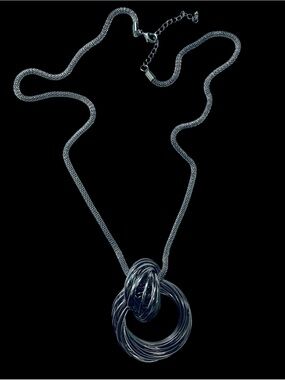 Estate Silver-plated Double Interlocked Circles Pendant Necklace